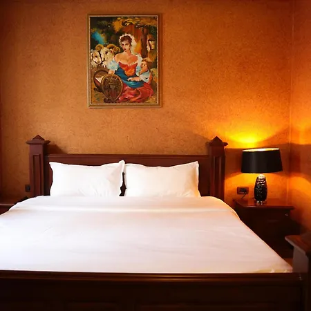 酒店 Balkan Crest 地拉那